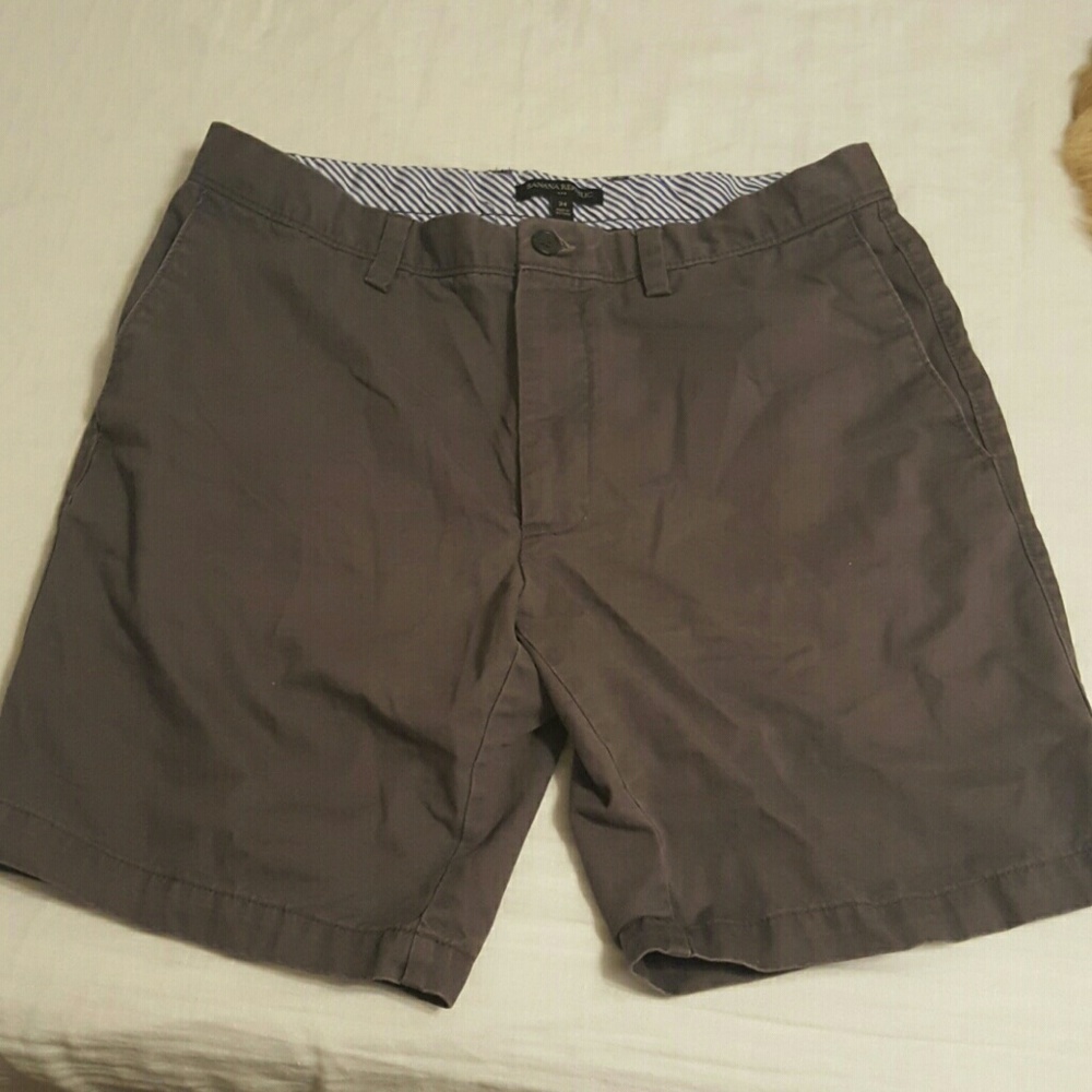 Banana Republic grey chino shorts